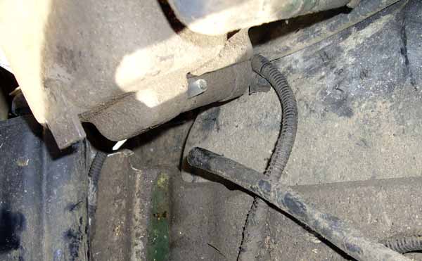 Windscreen washer reservoir and hose